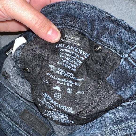 Black [BLANKNYC] the bond 25 jeans mid rise skinny with ripped flares on bottom - Picture 4 of 7